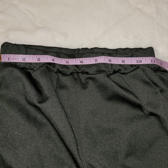 Leopard print pants. Amazon brand xs/s - Picture 3 of 5